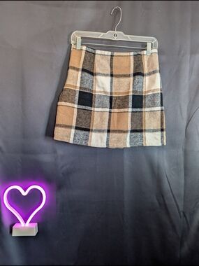 Plaid Mini Skirt in Beige and Black Medium Spring Zip Up